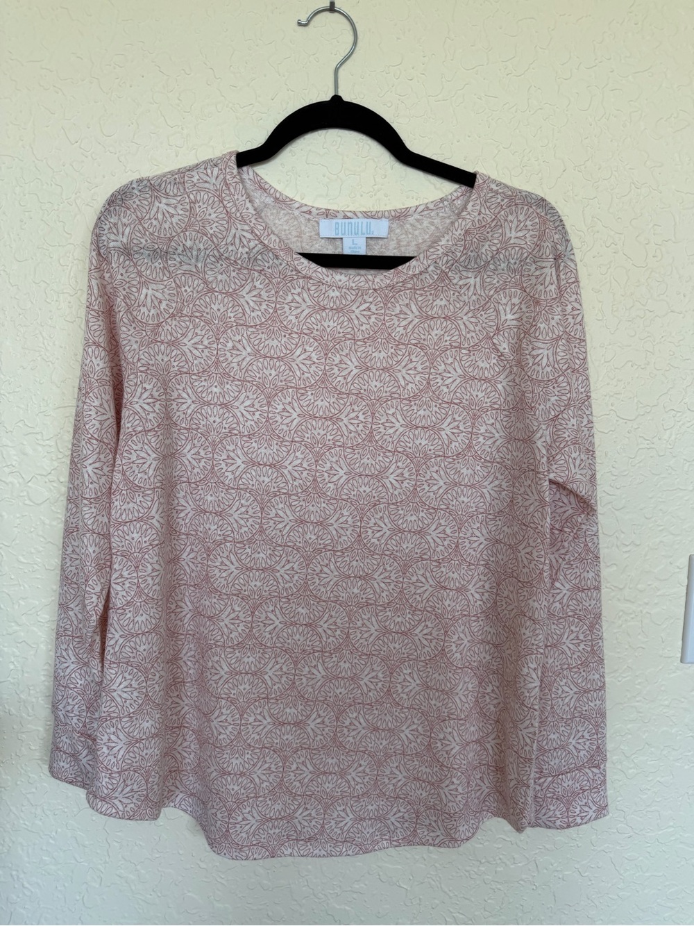 Bunulu Pink Medallion Print Long Sleeve Knit Top Women’s Large
